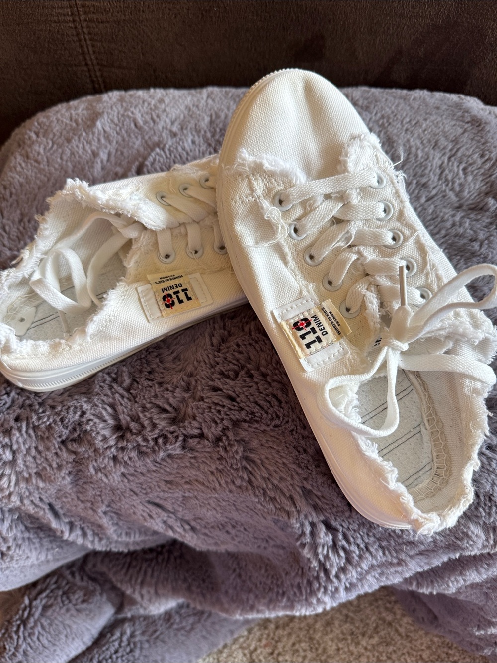 Women’s White Frayed Canvas Sneakers with Lace-Up Closure